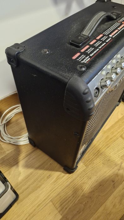Guitarra e amplificador novos