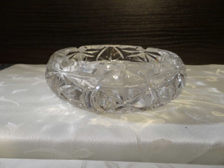 Kryształowa popielniczka, recznie szlifowana PRL