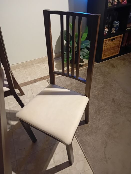 Vendo Mesa com 4 cadeiras