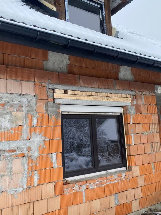 Okna antracyt 17 szt. wraz ze sprawnymi roletami zewnętrznymi