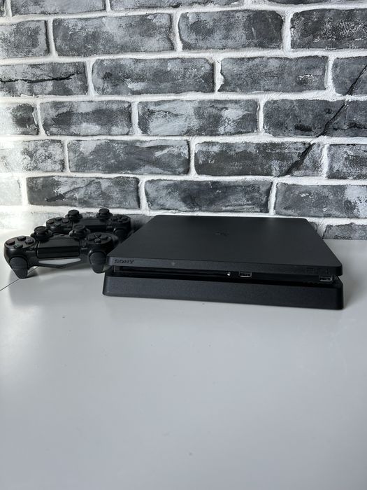 Ps4 slim 500 - 17 игр, 2 джойстика