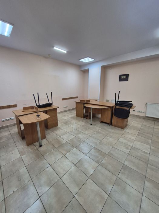 Комерційне приміщення по вул.Сахарова