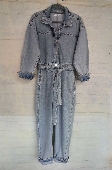 Трендовый джинсовый комбинезон MNG/Mango