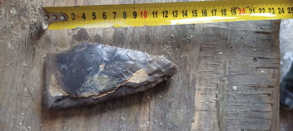 Продам первісний наконечник списа ,кресало,рубило,кремнієвий