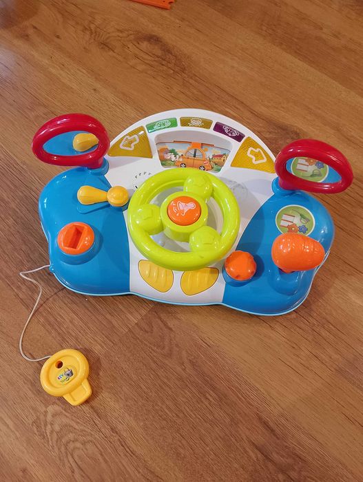 Zabawkowa grająca kierownica