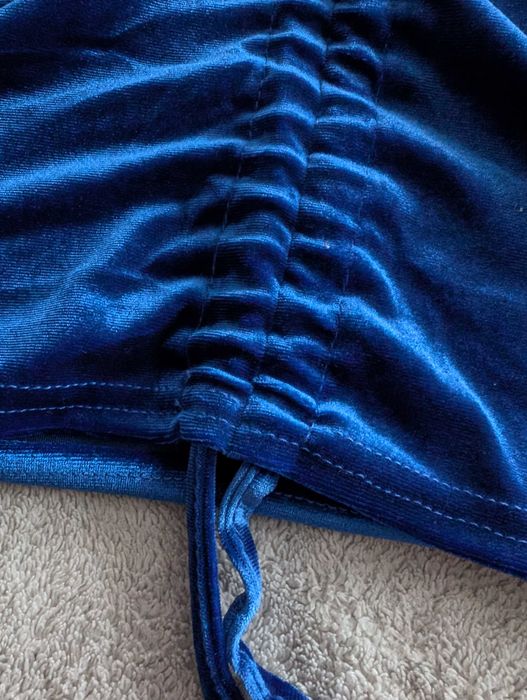 Niebieska chabrowa elegancka welurowa marszczona sukienka 42 jak nowa