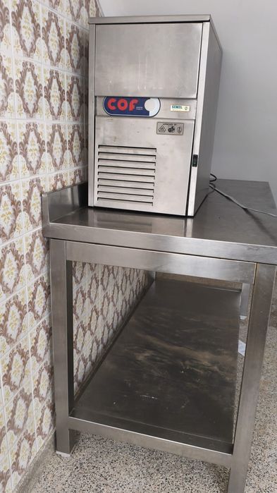 Balcão / Mesa de Trabalho em Inox – Excelente Estado