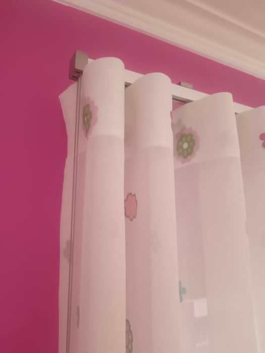 Cortinado para divisão feminina