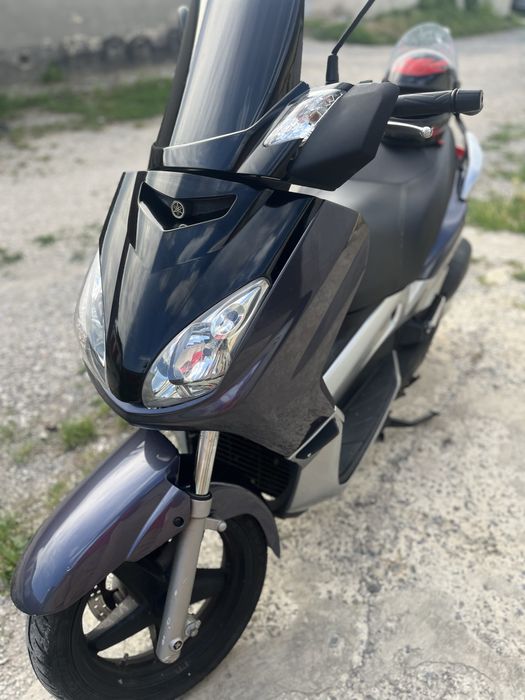 Yamaha x max 250 кубів з доками