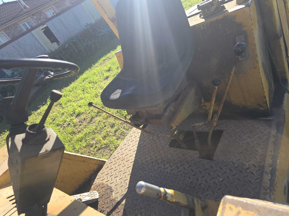 Empilhador Massey ferguson 2 WD - usado