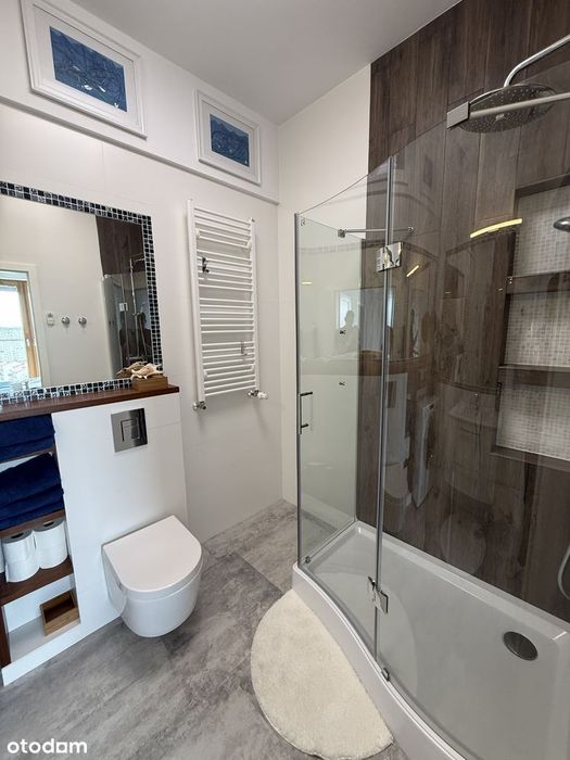 Apartament mieszkalny z balkonem i miejscem parkingowym.