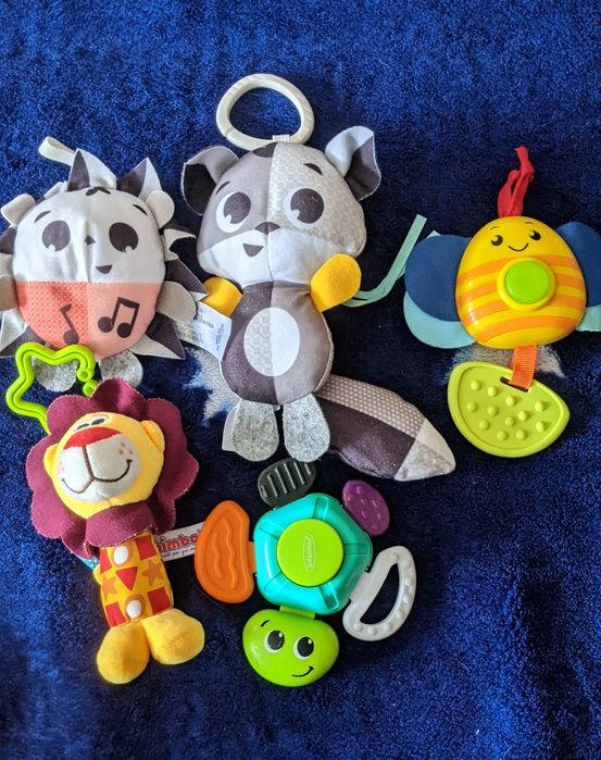 Дитячі іграшки для новонароджених