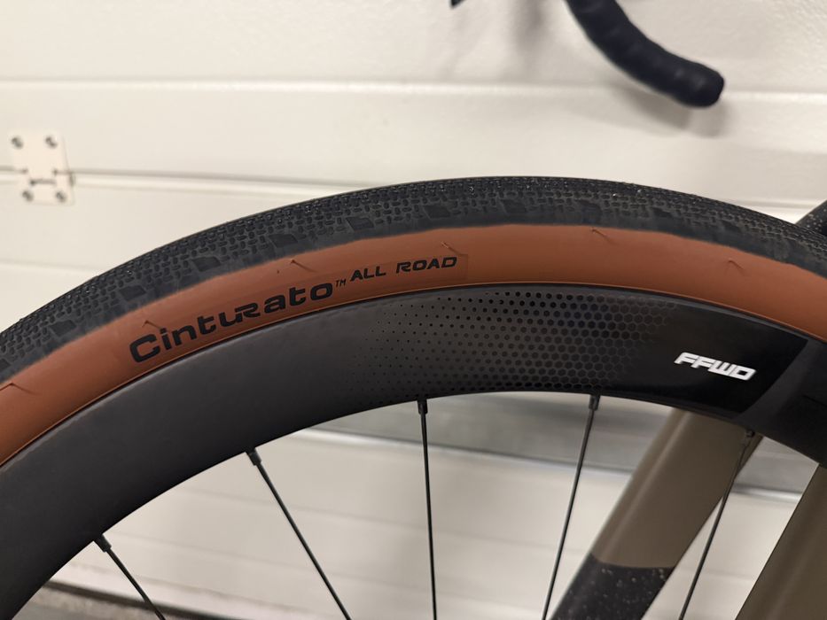 Scott Addict Gravel Carbono + Shimano GRX + Rodas FFWD Carbono