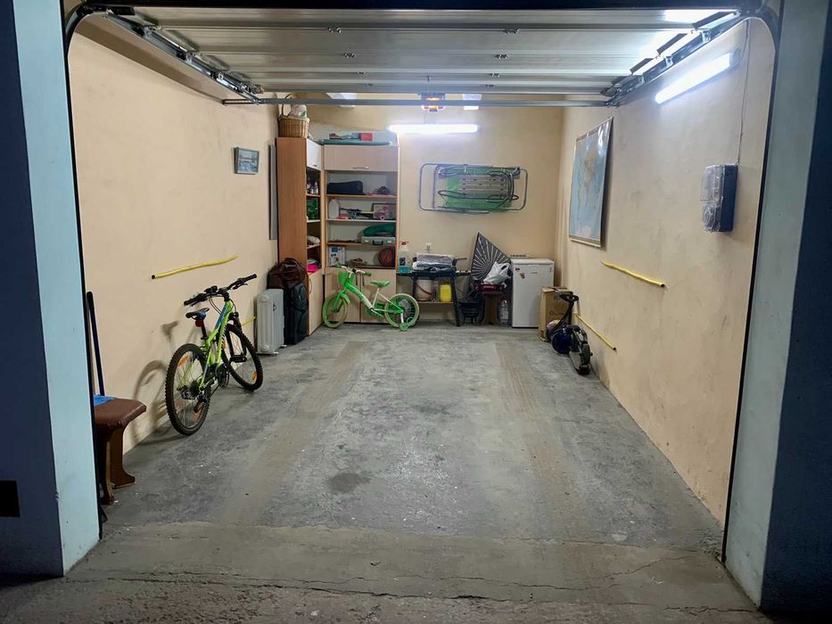 Гараж в новом 2х уровневым гаражном кооперативе Армейский, мкрн Пески ...