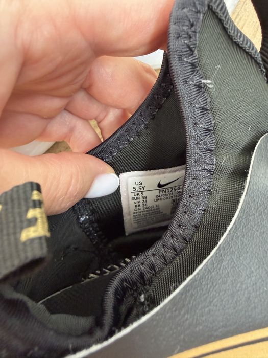 Дитячі кросівки nike 5,5 Y