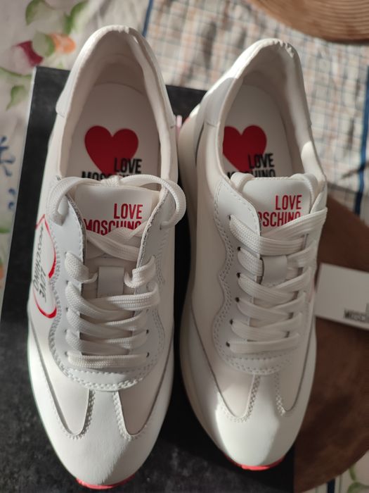 Tênis Love Moschino novos