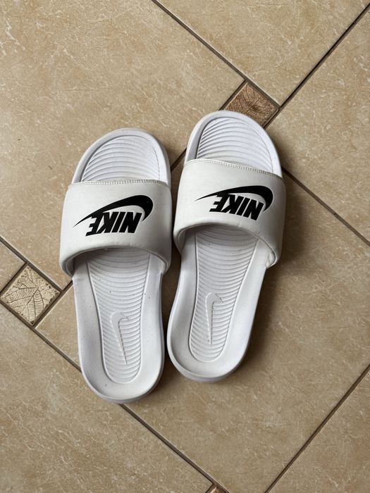 Sprzedam Klapki nike 44