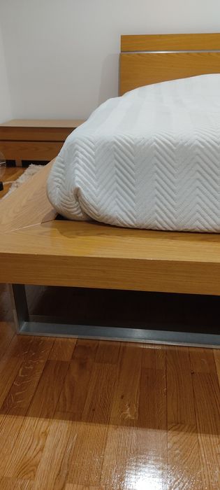 Cama de casal madeira 160x200 com mesas cabeceira