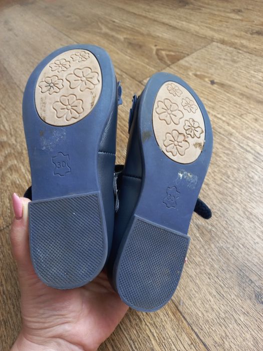 Фірмові кожані туфлі р.30, 19см.