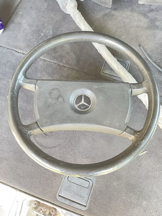 Кермо Mercedes 124