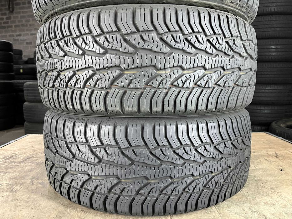 LS1829 Всесезонні шини 225/50r17 Uniroyal AllSeasonExpert 2 комплект резина р17