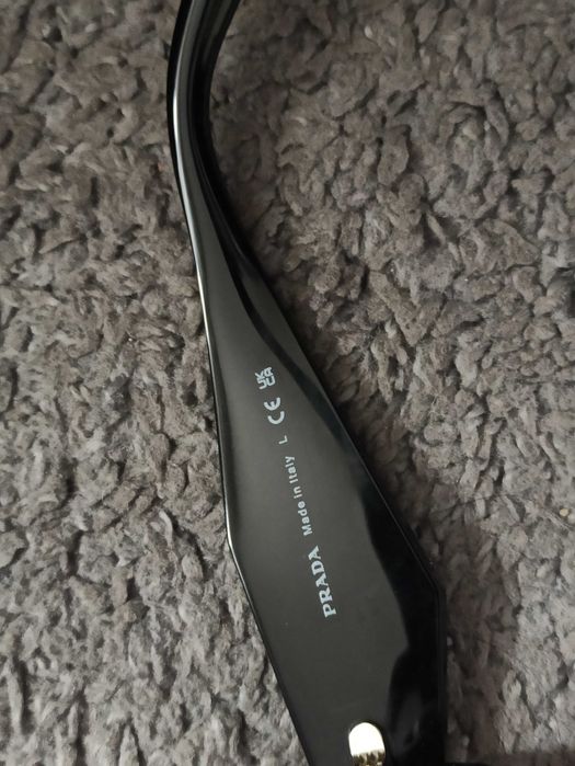 Nowe okulary przeciwsłoneczne Prada 17WS