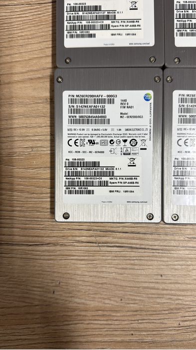 SSD Samsung 200gb SAS для серверів