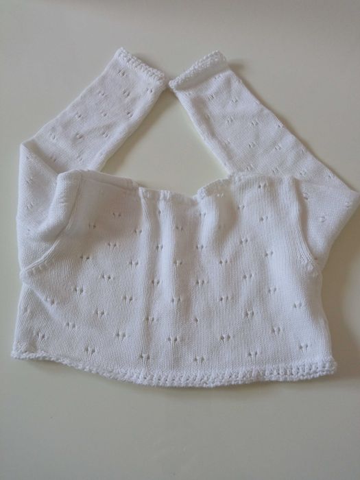 Baby biały dziecięcy sweterek krótki r 80/86