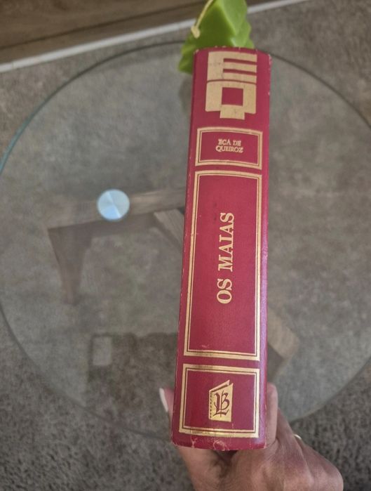 Livro Os Maias de Eça de Queirós