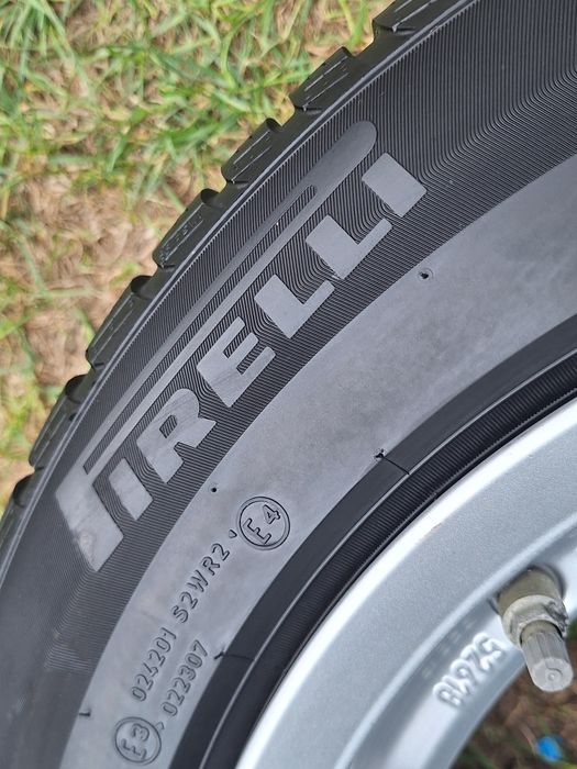 Зимовий PIRELLI 205 60 16