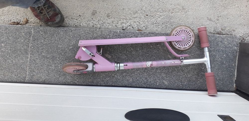 Trotinet hello kyty e bicicletas