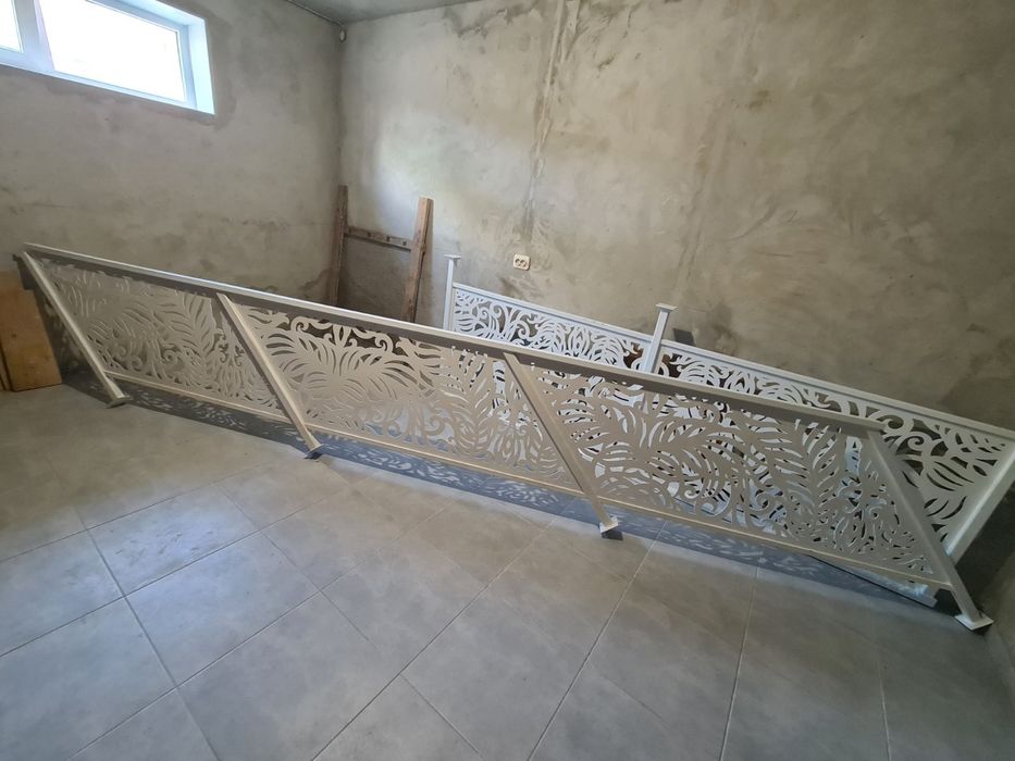 Ковані з плазмою перила на сходи