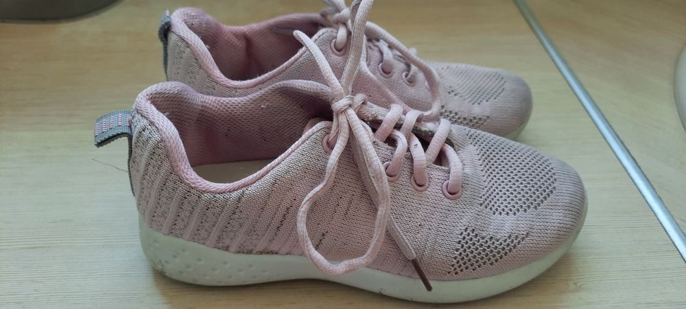 Dla dziecka dziewczynki  buty sportowe