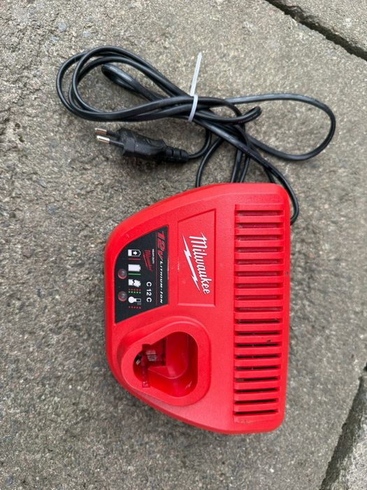 Акумуляторний кабелеріз Milwaukee M12 CC