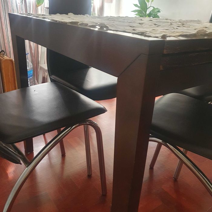 Mesa de Jantar Extensível (OFERTA: 4 Cadeiras)