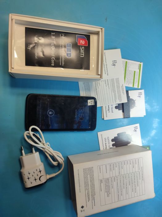 Смартфон  FLY IQ-4502 4ядра 5дюймов  акумулятор 4000мАч
