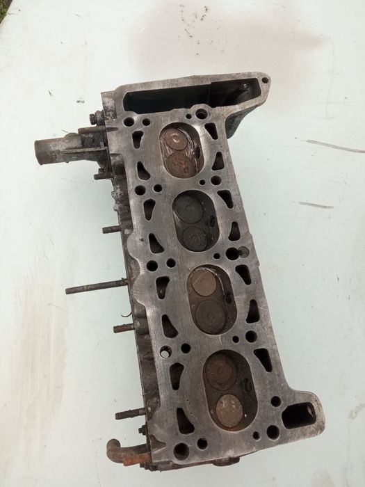 Головка блоку циліндрів ГбЦ ваз 21011 в робочому стані