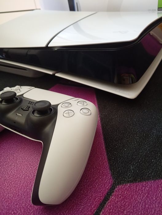 PS5 Slim 1TB (Edição Disco) + 2 Comandos DualSense + Fatura e Garantia