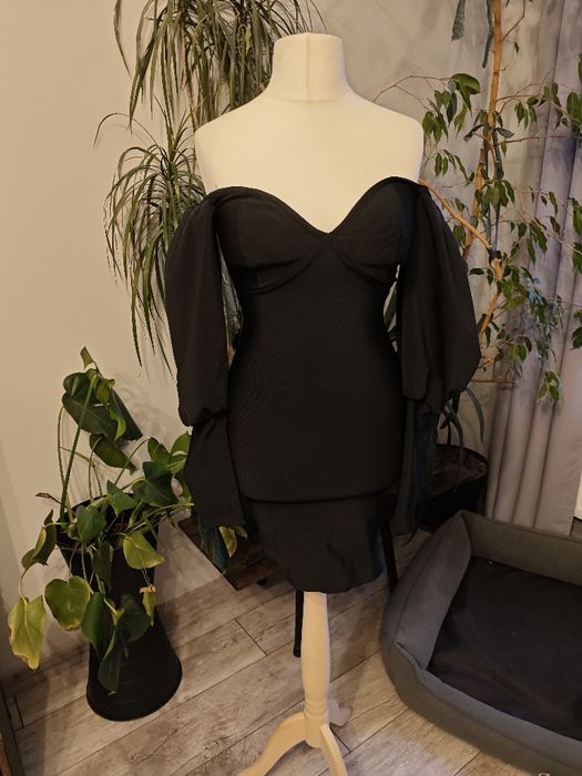Czarna sukienka missguided 8 ołówkowa mini mała czarna obcisła