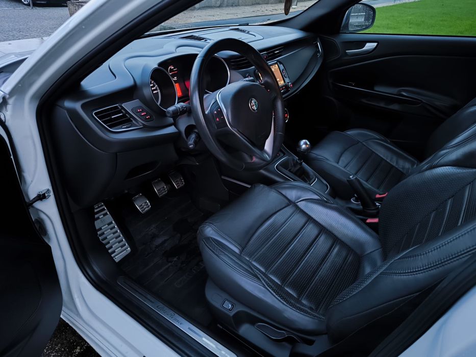 Alfa Romeo Giulietta 2.0 JTD 150 cv – Full Extras | Excelente Estado