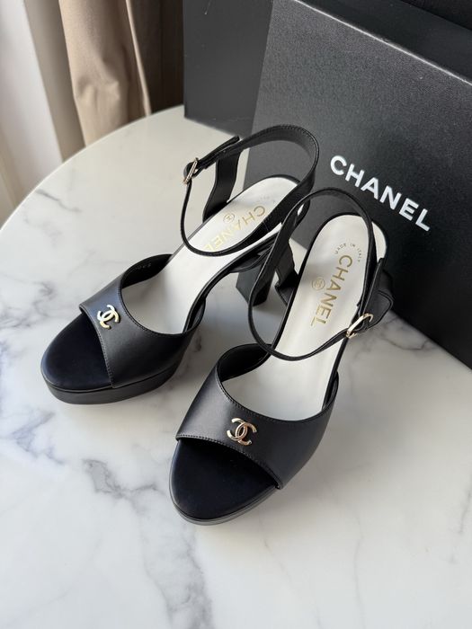Sandały Chanel black leather