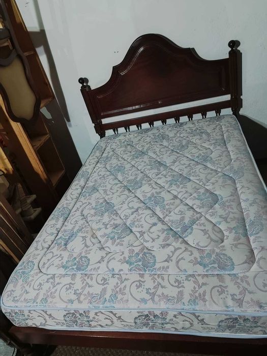 cama de casal antiga