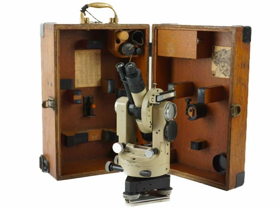 Monóculo Antigo Marcado