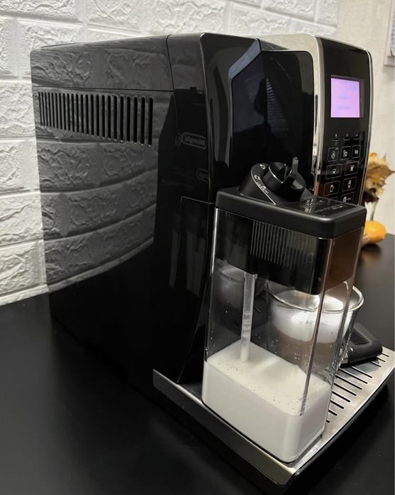 Кофемашина Кофеварка кавоварка Кавомашина Delonghi dinamica
