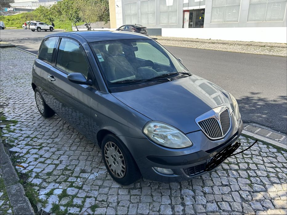Lancia Ypsilon 1.2 16v argento