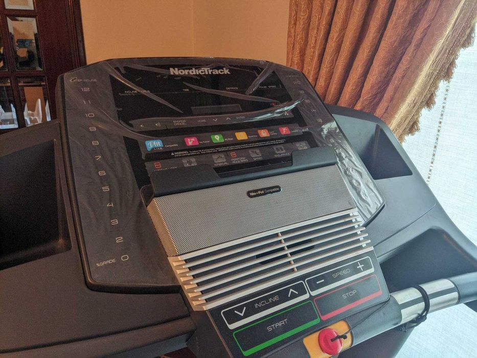 NordicTrack Treadmill – Excellent Condition, Like New64730082903298122