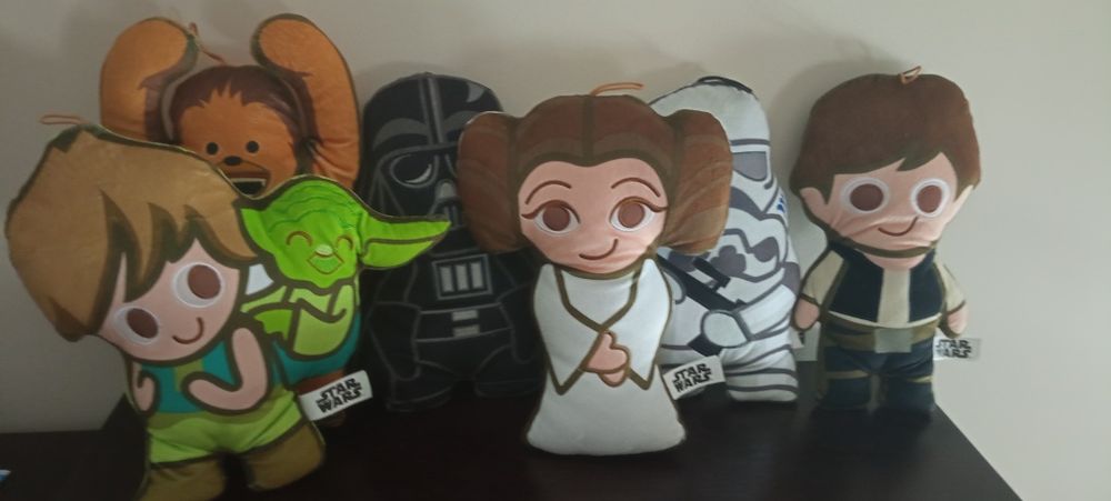 Peluches/ Almofadas Star wars(todos)
