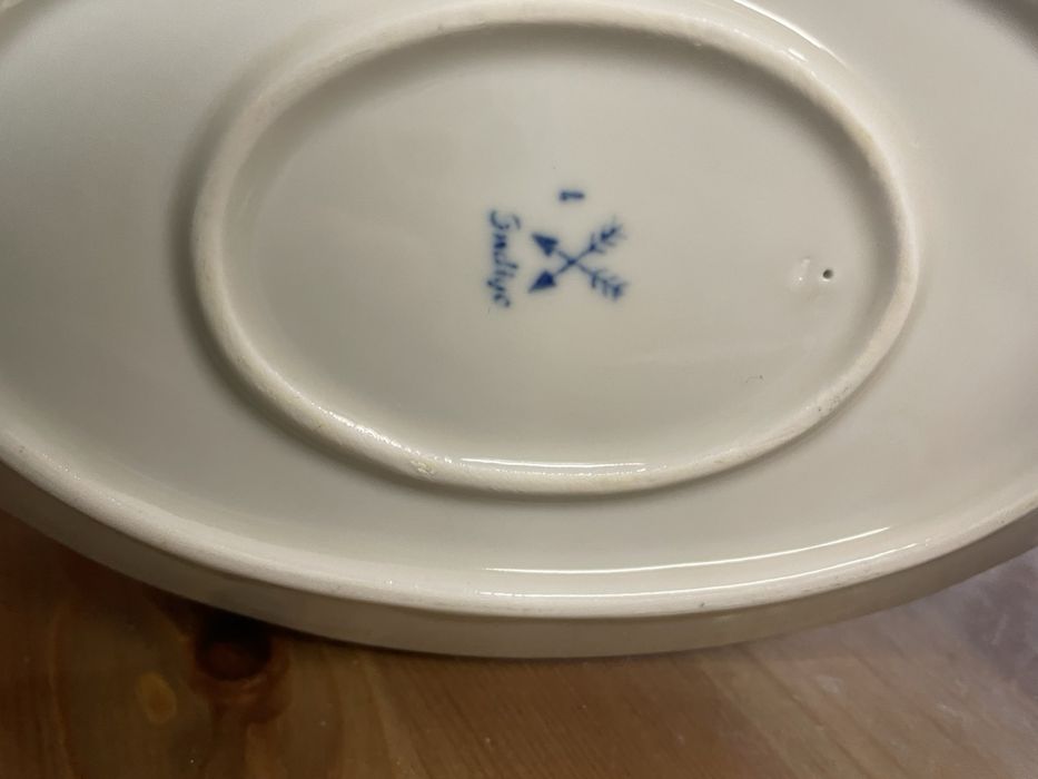 Синий лук, предметы из сервиза