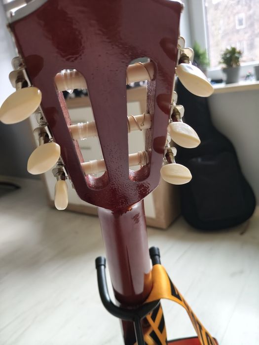 Gitara klasyczna 4/4 plus dodatki