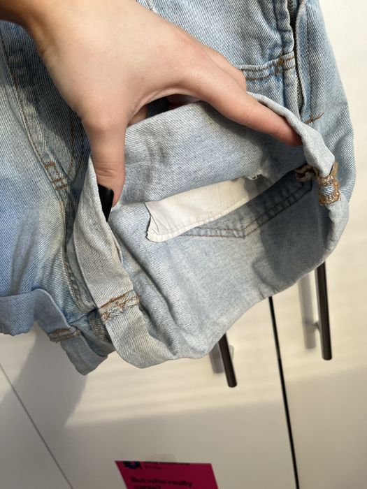 Ogrodniczki krótkie spodenki na szelkach damskie Pull&Bear M